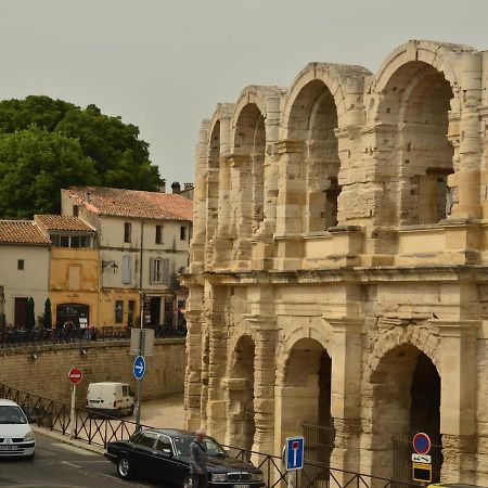 Aux Pieds Des Arenes Apartamento Arles Exterior foto