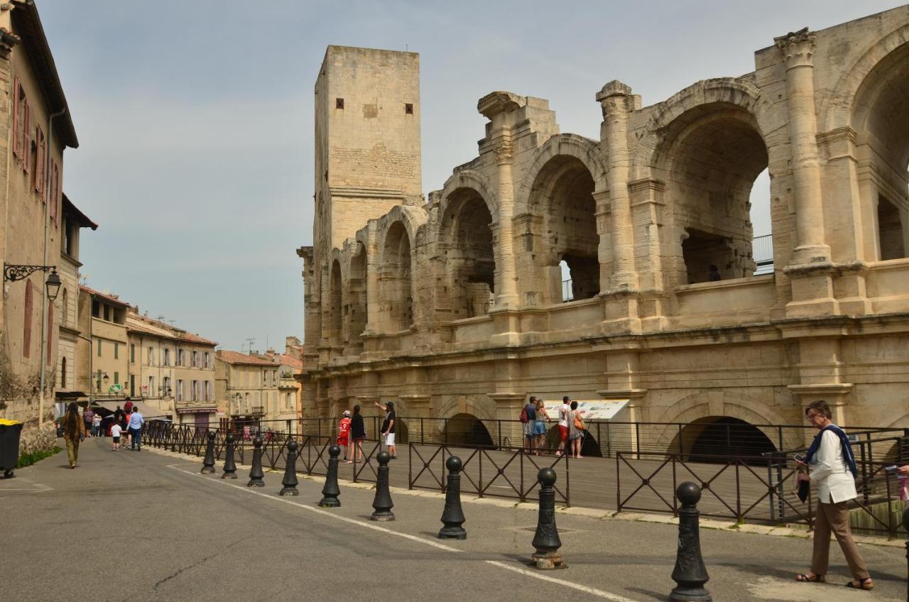 Aux Pieds Des Arenes Apartamento Arles Exterior foto