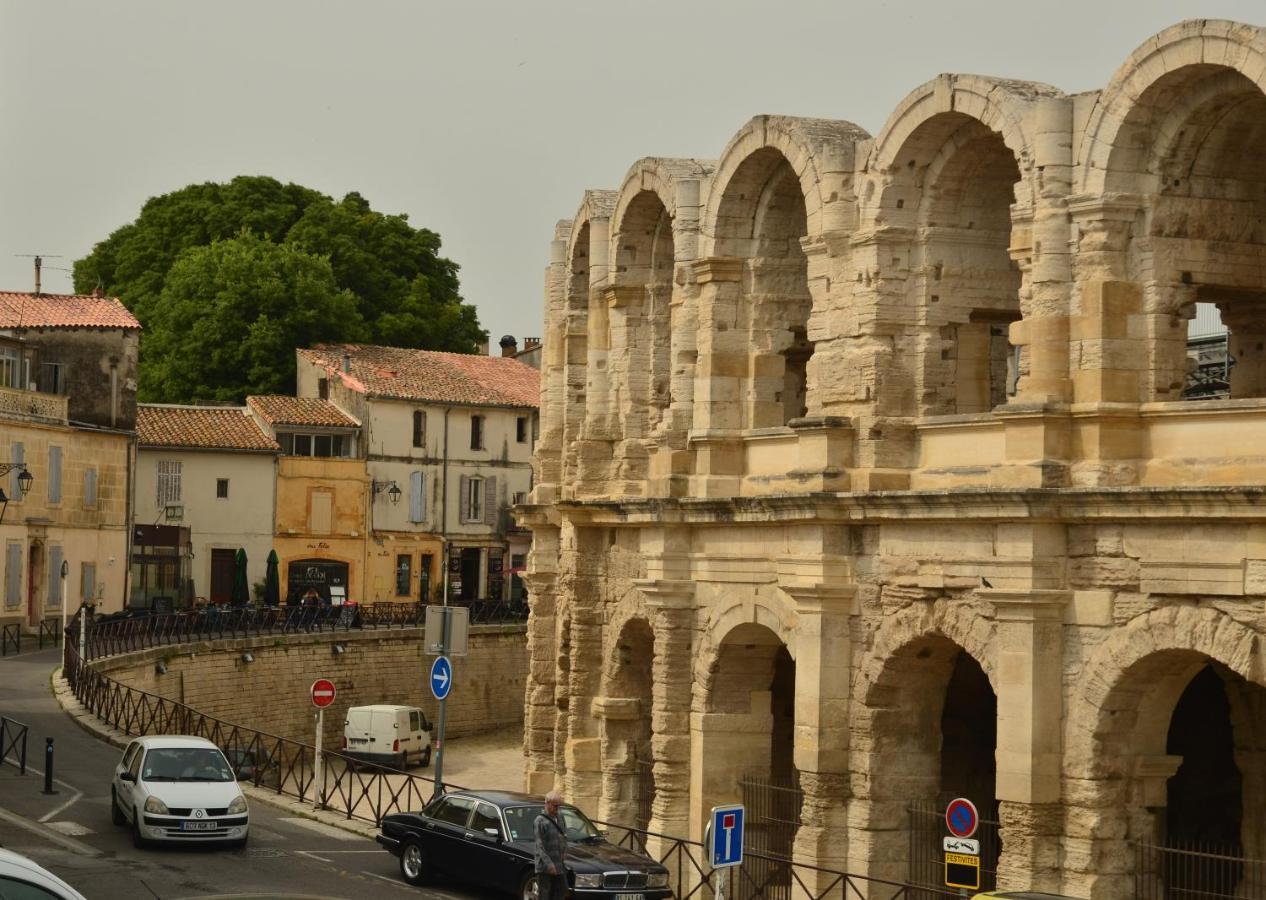 Aux Pieds Des Arenes Apartamento Arles Exterior foto