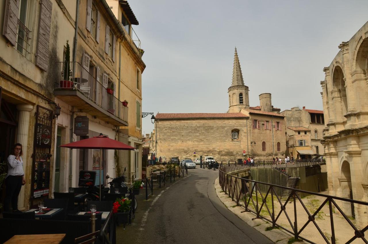 Aux Pieds Des Arenes Apartamento Arles Exterior foto