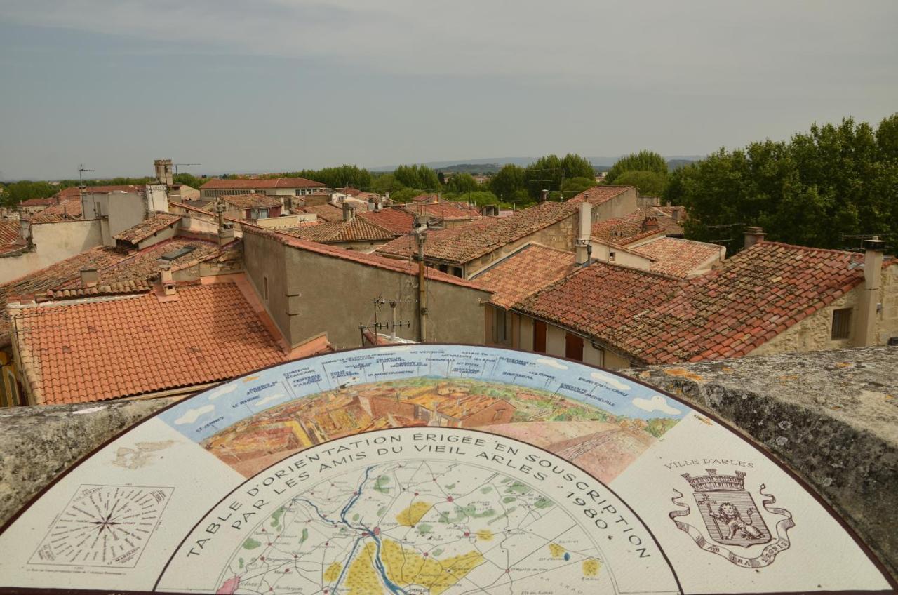 Aux Pieds Des Arenes Apartamento Arles Exterior foto