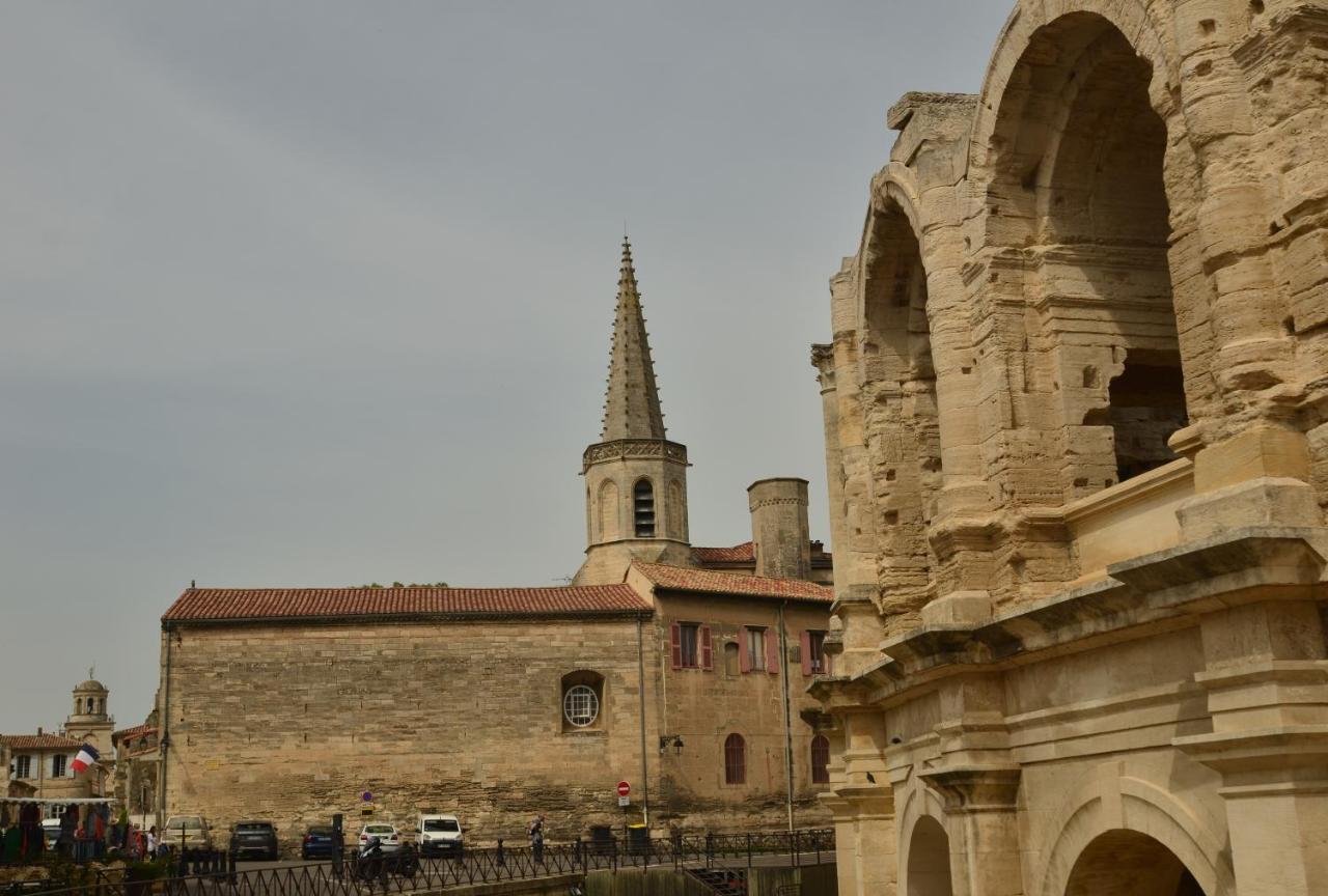 Aux Pieds Des Arenes Apartamento Arles Exterior foto