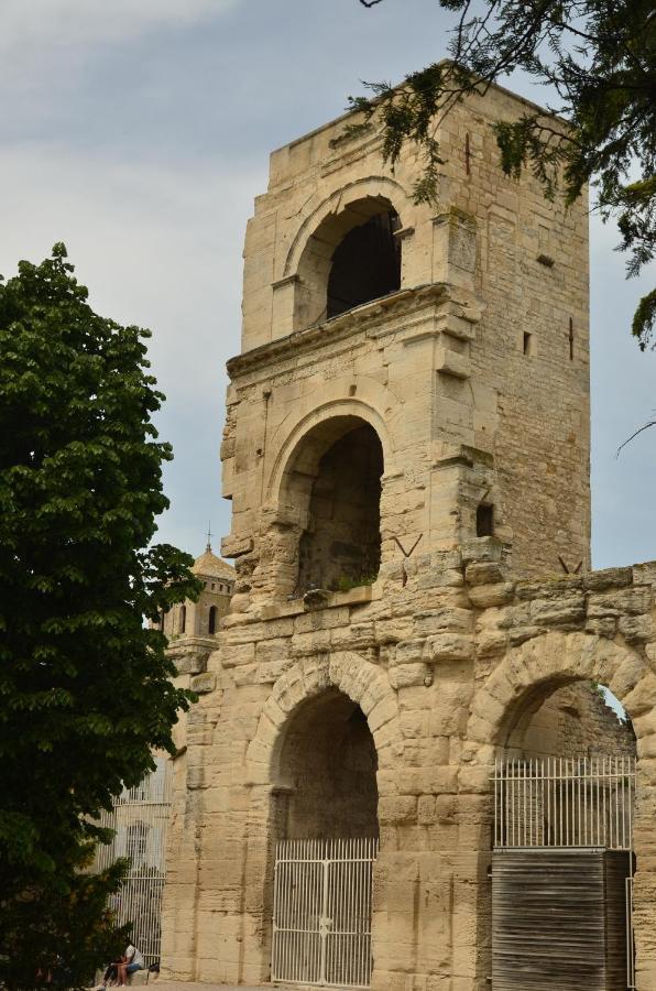 Aux Pieds Des Arenes Apartamento Arles Exterior foto