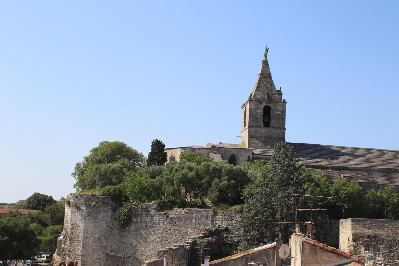 Aux Pieds Des Arenes Apartamento Arles Exterior foto