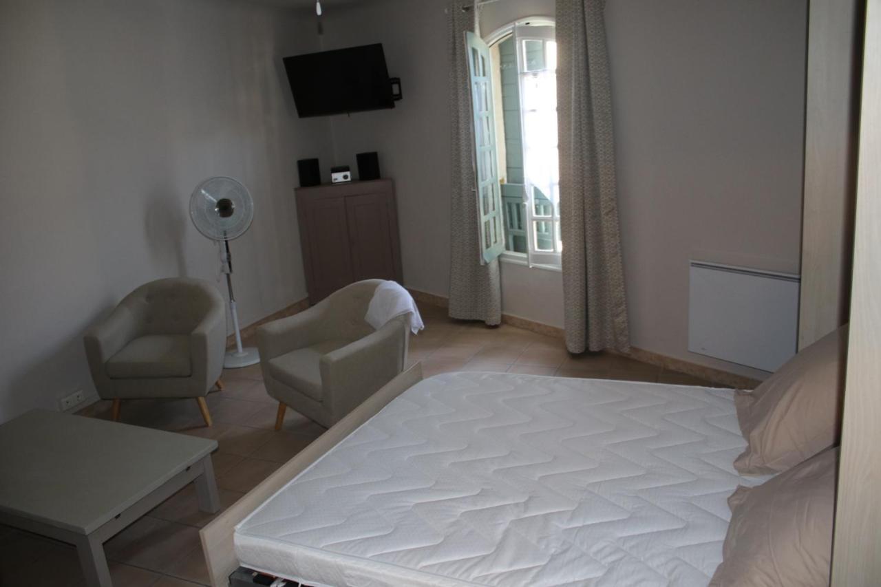 Aux Pieds Des Arenes Apartamento Arles Exterior foto