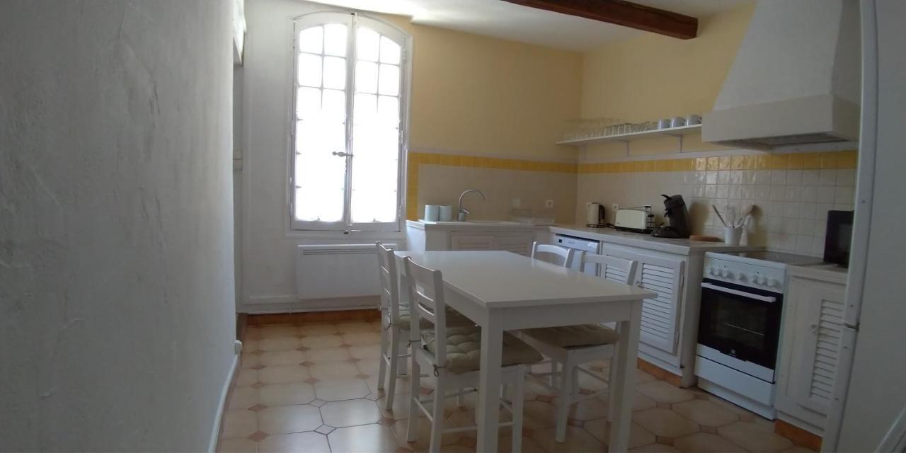Aux Pieds Des Arenes Apartamento Arles Exterior foto