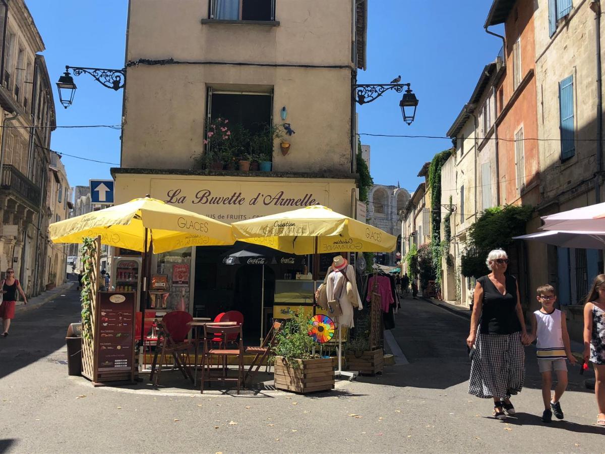 Aux Pieds Des Arenes Apartamento Arles Exterior foto