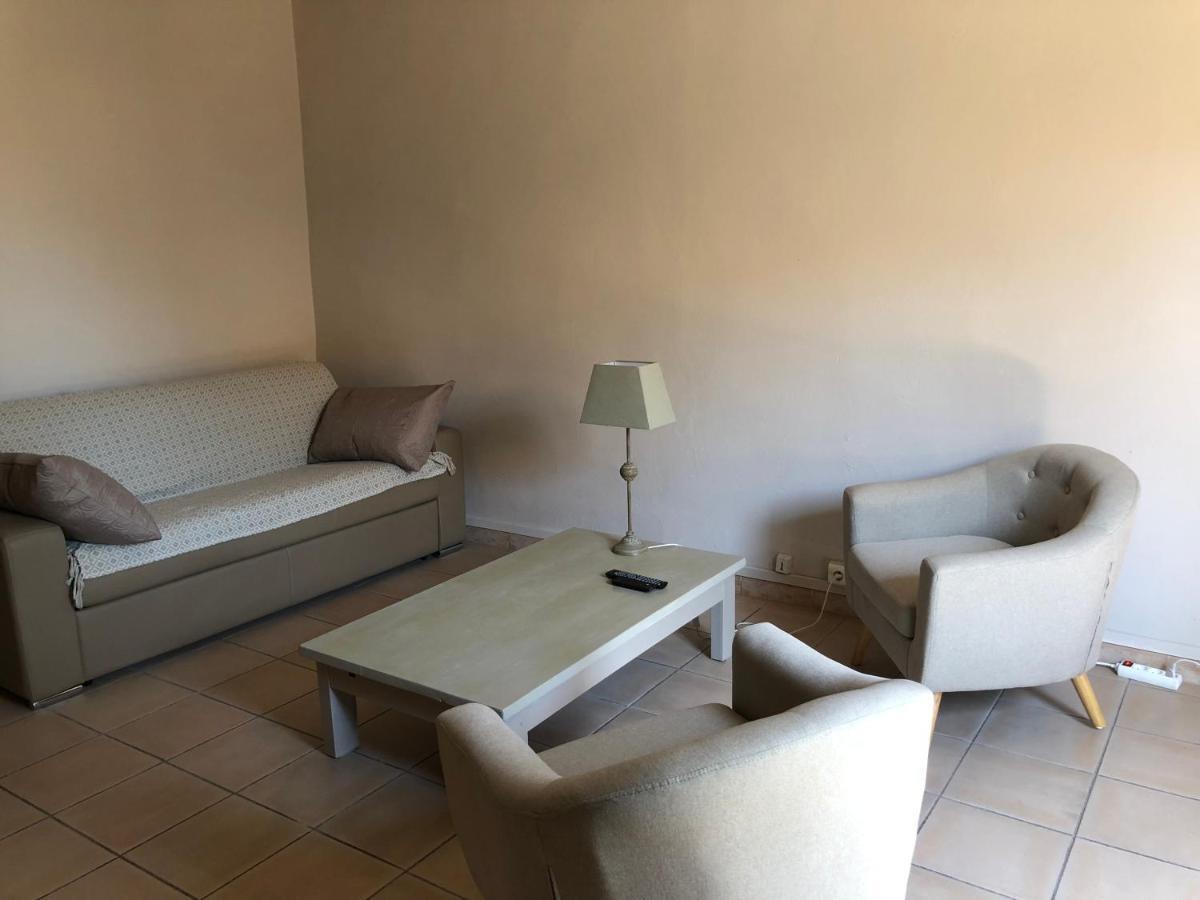 Aux Pieds Des Arenes Apartamento Arles Exterior foto