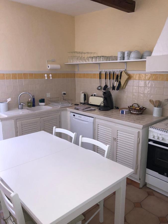 Aux Pieds Des Arenes Apartamento Arles Exterior foto