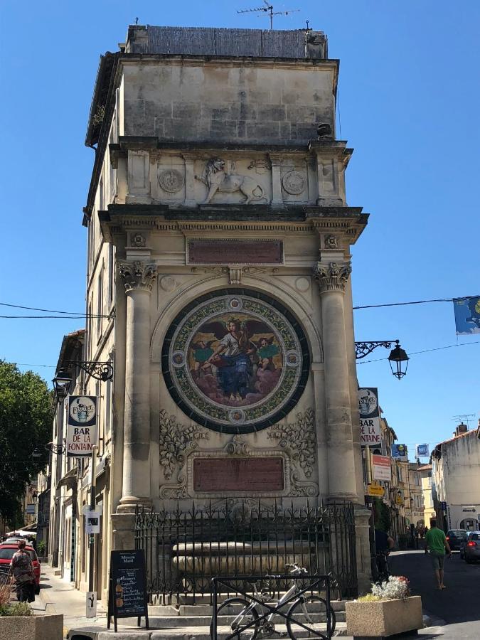 Aux Pieds Des Arenes Apartamento Arles Exterior foto