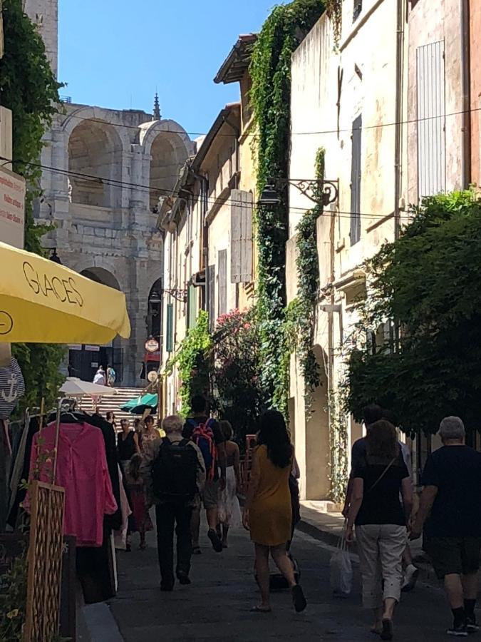 Aux Pieds Des Arenes Apartamento Arles Exterior foto