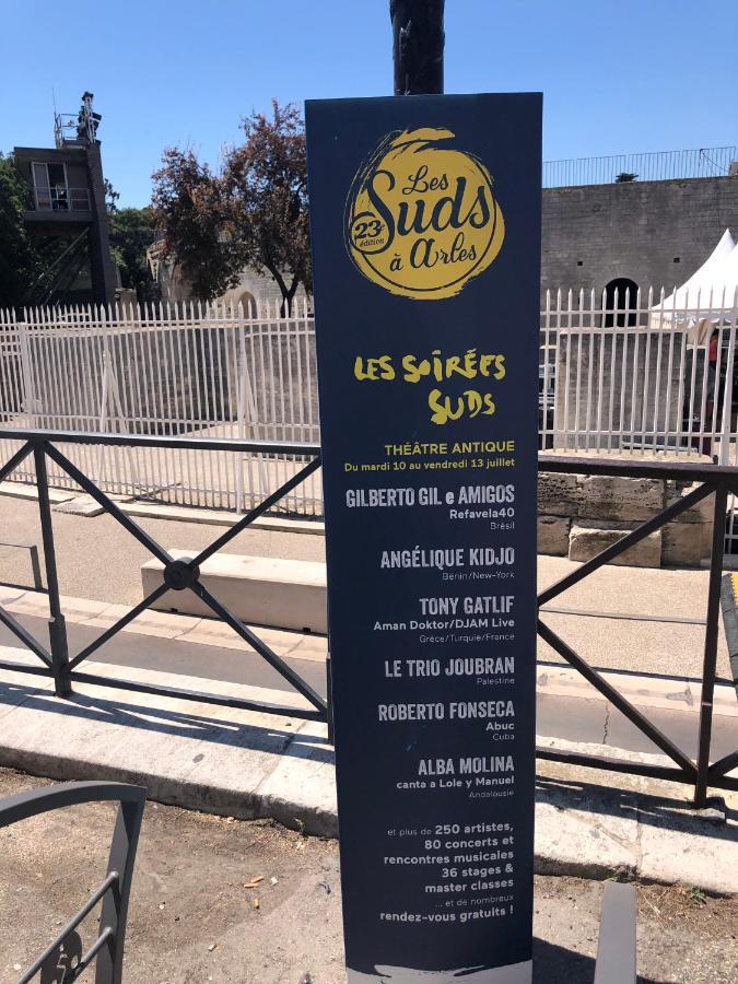 Aux Pieds Des Arenes Apartamento Arles Exterior foto