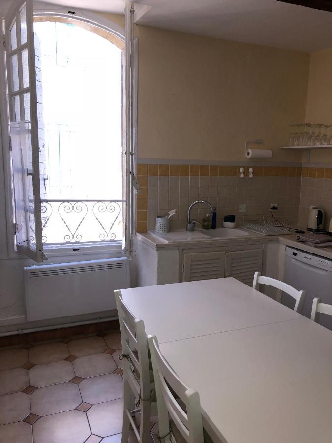 Aux Pieds Des Arenes Apartamento Arles Exterior foto