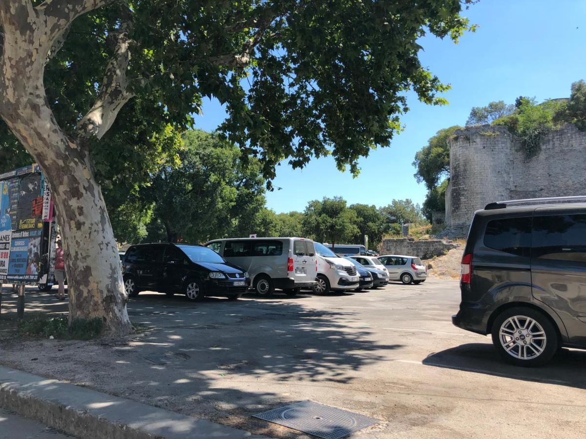 Aux Pieds Des Arenes Apartamento Arles Exterior foto
