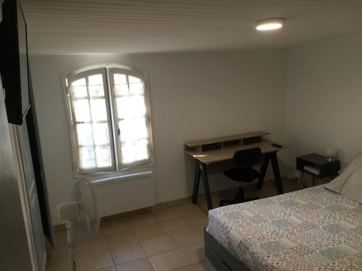 Aux Pieds Des Arenes Apartamento Arles Exterior foto